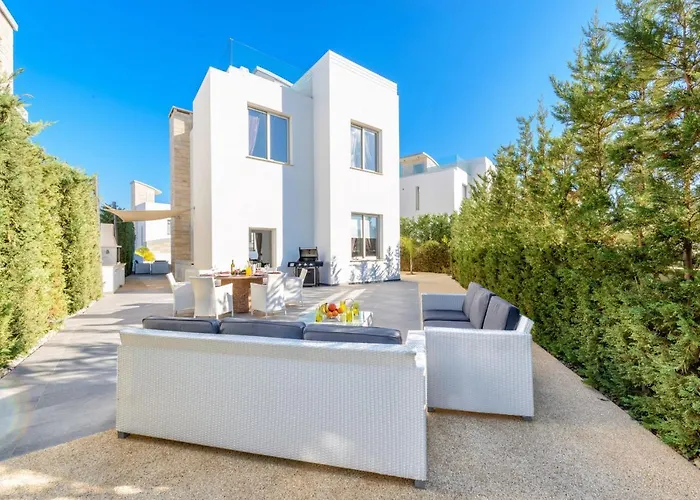 Vila Imperial Protaras